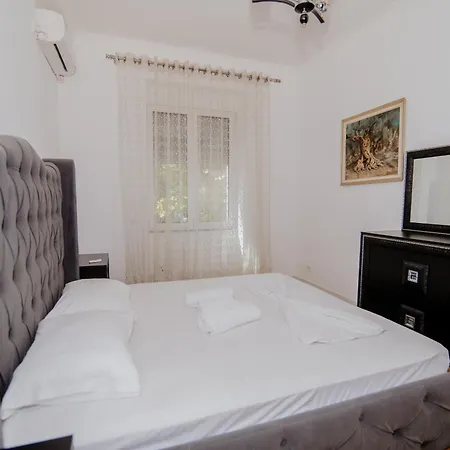 アパート Central Nest *