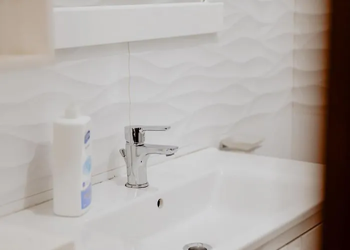 Central Nest * 地拉那